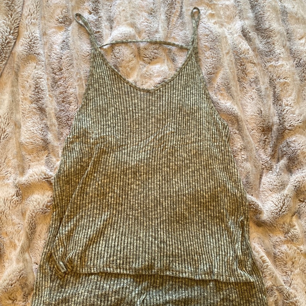 Gray Express tank top in M